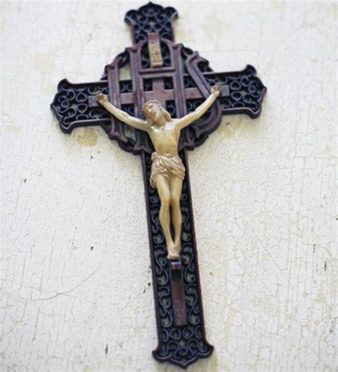 roman catholic crucifixes for sale.